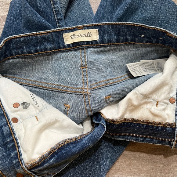 Madewell Slim Wide-Leg Jeans in Crownridge Wash: Raw-Hem Edition - Picture 7 of 9